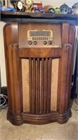Scarce "Philco" Floor Console Model 40-190 Radio