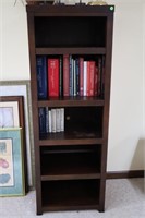 WOODEN 5 SHELF BOOKCASE