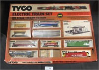 Tyco Electric HO Scale Train Set.