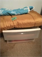 2 drawer storage unit, 2 comforters