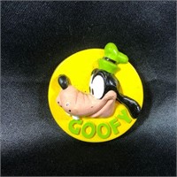 Disney World Button Pin Goofy - Yellow