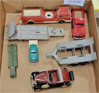 FLAT OF ASSORTED TOY CARS & TRAILERS