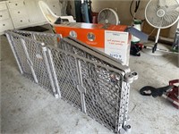 Indoor/Outdoor Pet Pen and Gate