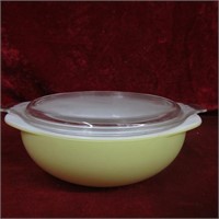 Pyrex yellow bowl clear lid.
