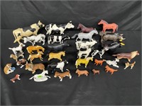 LARGE LOT OF ASSORTED FARM ANIMAL FIGURES/TOYS