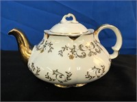 Lovely EllGreave England Tea pot & Lid