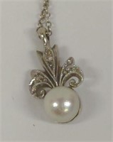 (WW) 14K White Gold Pearl Necklace, weighs 1.5
