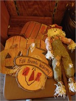 Halloween Wood Décor & Scarecrow