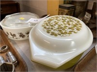 (2) Pyrex Serving Dishes