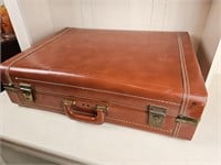 Vintage Train Case/ Suit Case 24 x 19"