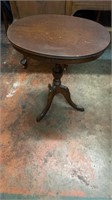 Small Oval Shape Table