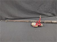 Red Metal RM40 Fishing Pole & Reel