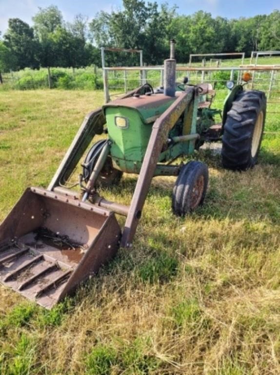 JOHN DEERE 2020 DIESEL TRACTOR W LOADER OFFSITE