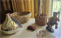 Hershey kiss, golf figurine, baskets, car,