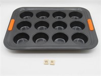 LE CREUSET MUFFIN TIN