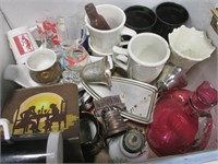 Miscellaneous Vintage Collectibles and Glass Lot