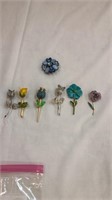 Group of 7 Brooches Flowers