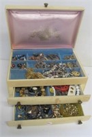 Vintage jewelry box with 2 drawers and flip open