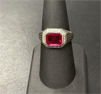 10 KT WG Vintage Ruby Ring