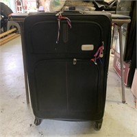 Magellan Suitcase with Wheels & Handle Excellent