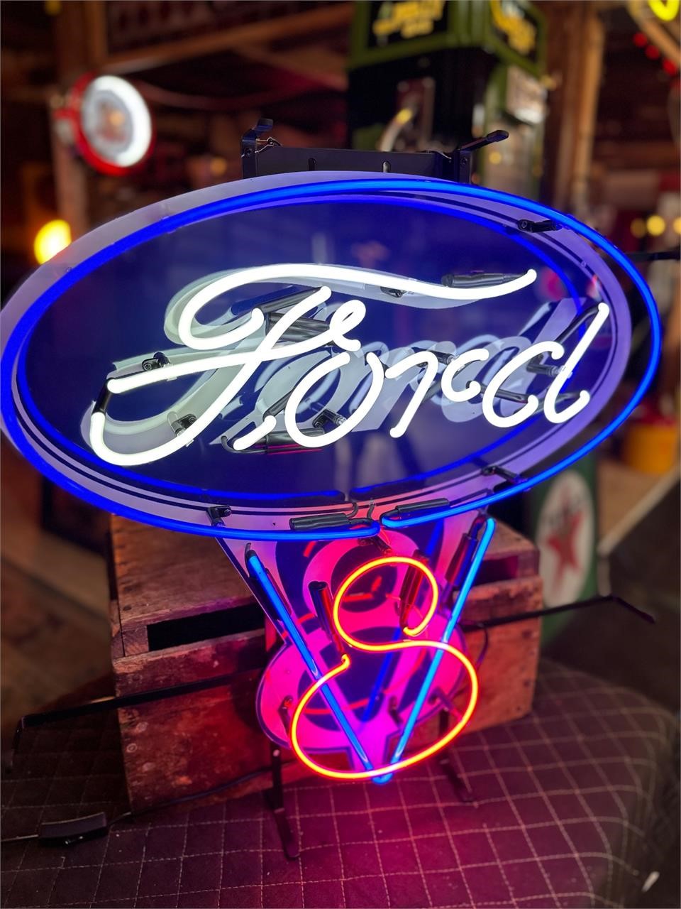 2ft x 2ft Ford V8 Neon Sign