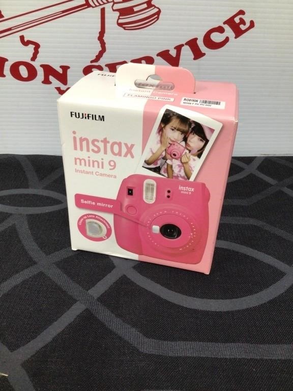 Fuji Film Instax Mini 9 Camera MIB Flamingo Pink