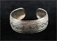 Tibetan Vintage Silver-plated Cuff Bangle