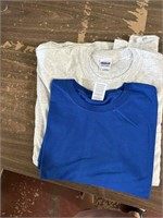 adults Xlarge t shirts 5 total 1 blue 4 gray