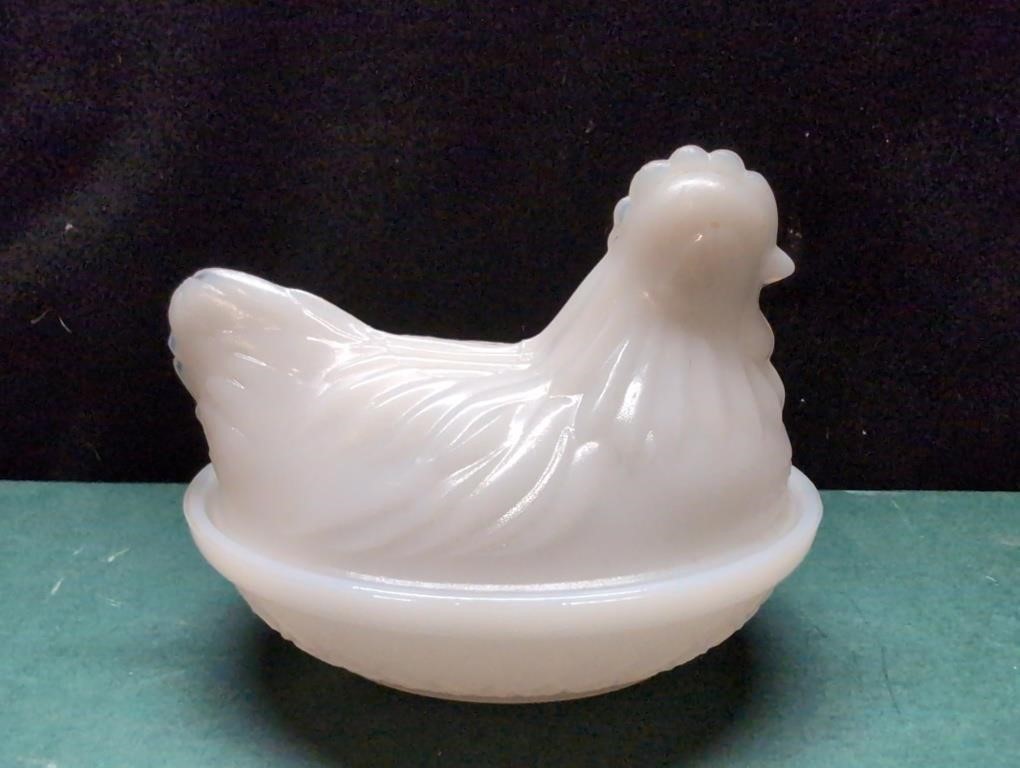 Super Cute Small Milk Glass Anchor Hocking Hen on