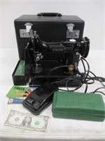 Vintage Singer 221 Featherweight Sewing Machine