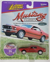Johnny Lightning Mustang Classics 1969 Mach I