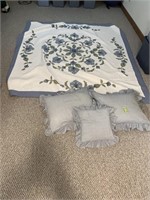 King Size Blanket / Quilt & Pillows