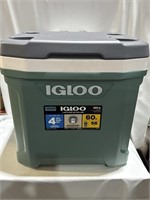 $50.00 Igloo Latitude 60 Roller 
Damage see