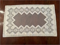 8 Vintage White Placemats