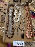 Jewlery lot Assorted Jewlery mixed lot display