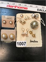 Pearl earrings and brooch