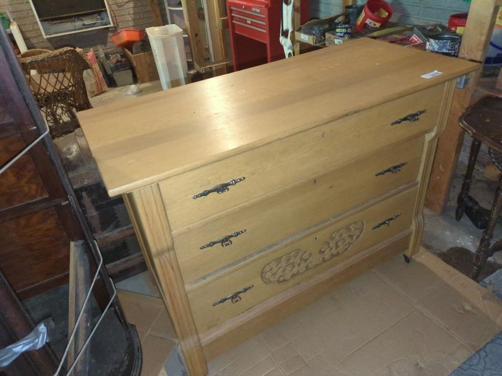 Vintage 3 drawer dresser- apprx 33"T x 44"W x 21"D