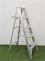 5 FOOT ALUMINUM LADDER