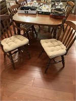 Extension dining table w/1 board & 6 chairs