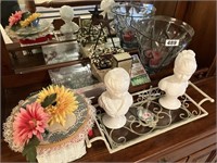 Lot of glass marbles, bowl, bust figures, tray