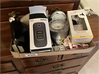 Box w/flip-phone, clocks, charger