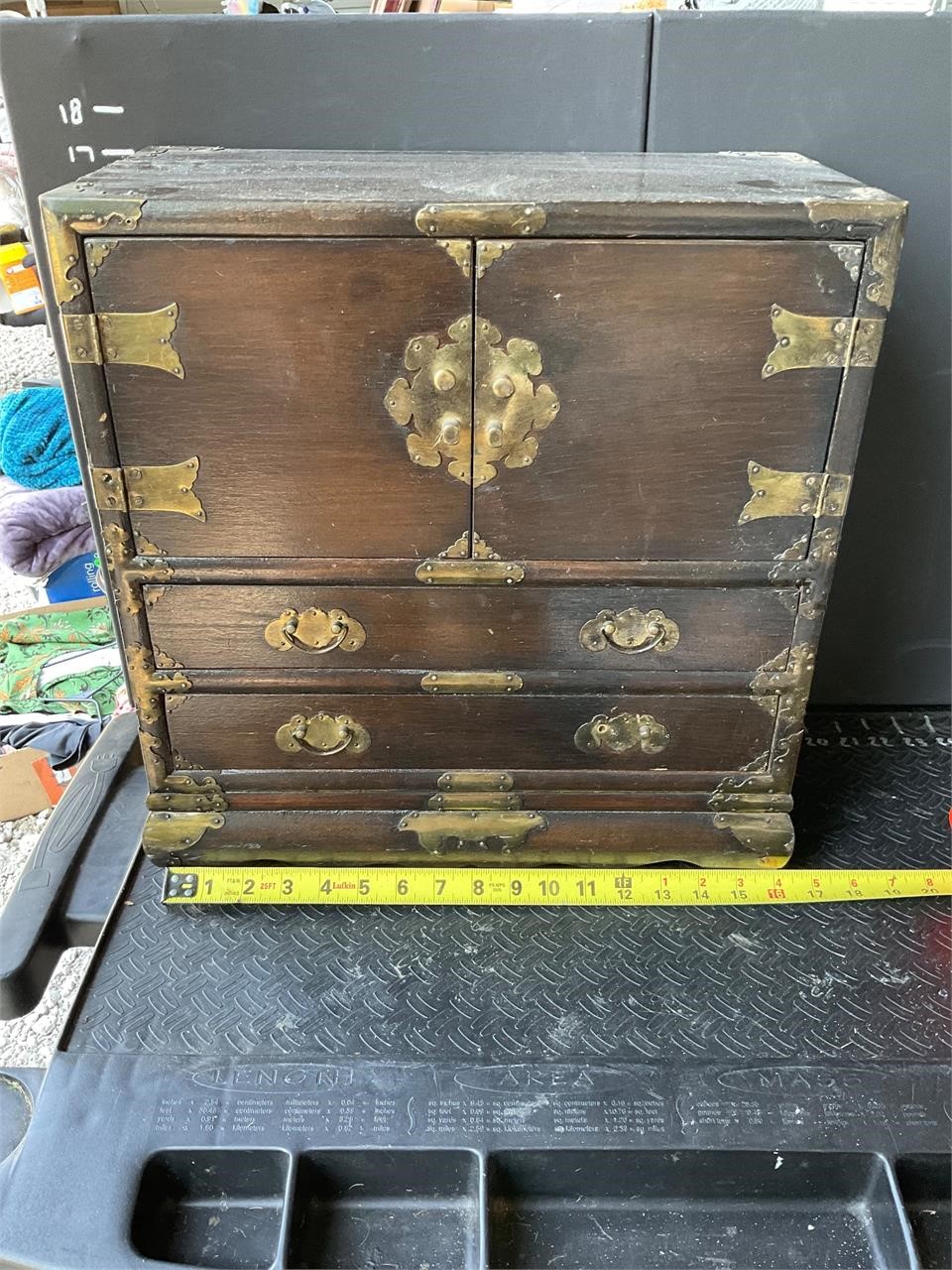 Jewelry box missing handles