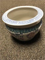 Small hand painted Chinese flower pot,