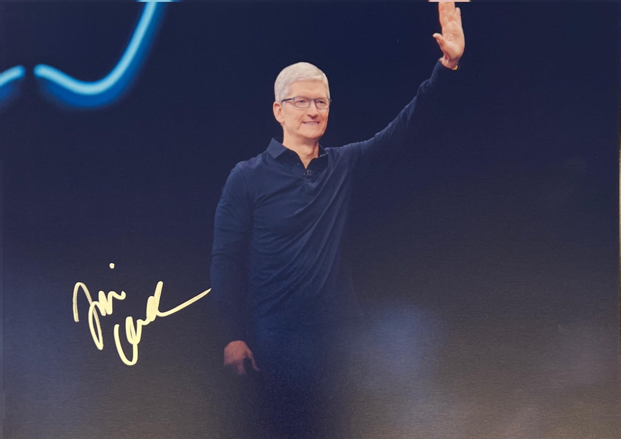 Autograph COA Tim Cook Photo