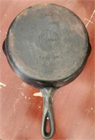 GRISWOLD NUMBER 6 CAST IRON PAN