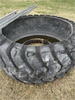 Round Bale Tire Feeder (Earth Mover Tire)