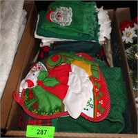 CHRISTMAS TABLECLOTH, PLACEMATS, HAND TOWELS>>>