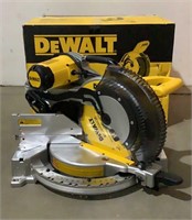 DeWalt 12" Double-Bevel Compound Miter Saw DWS716