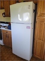 Kenmore Refrigerator/Freezer with Automatic Ice