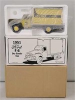 1st Gear Ford F-6 Dry Van "Lee Way Freight" 1/34